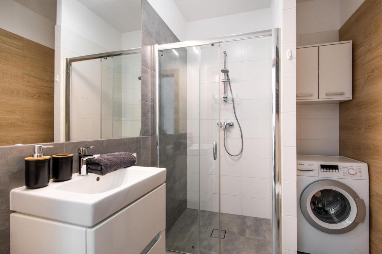 Warsaw Night Apartments Metro Plocka Luaran gambar