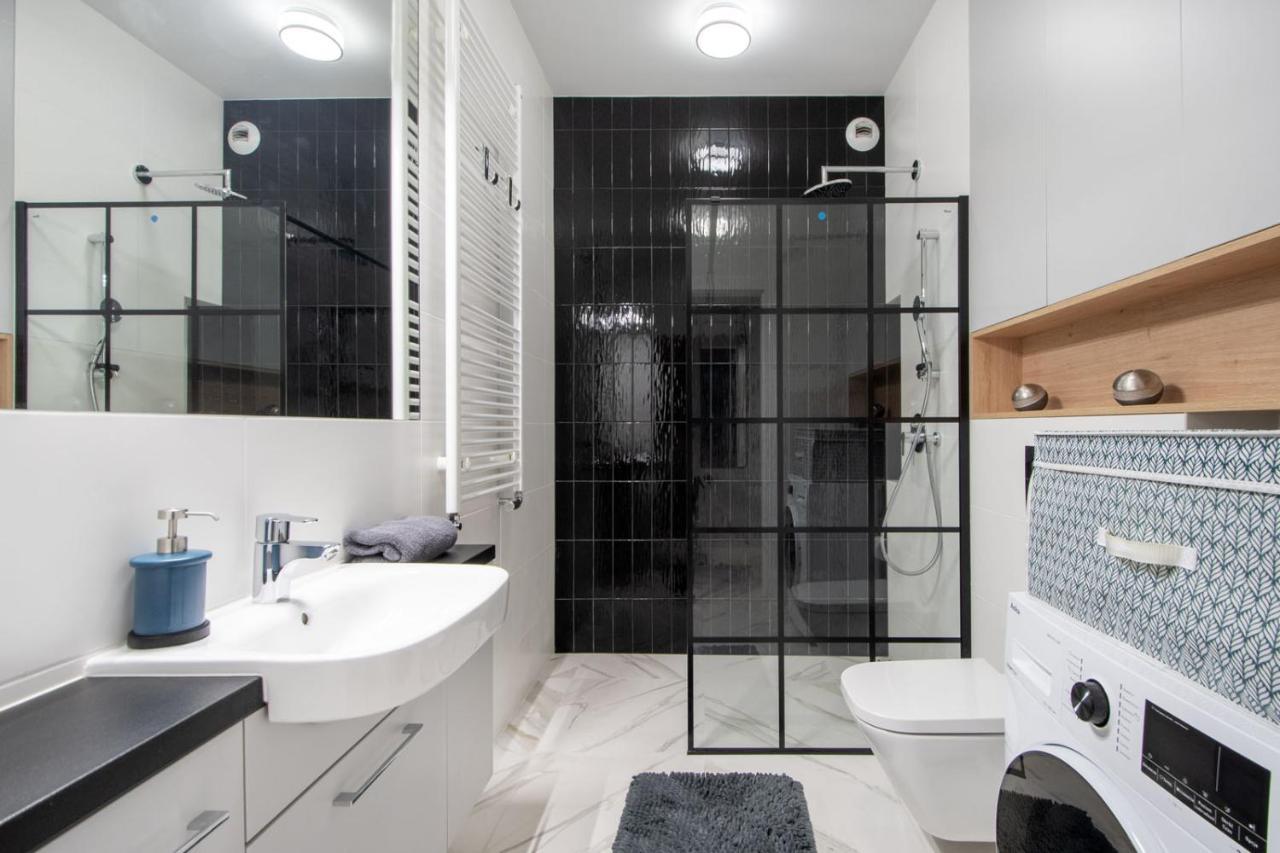 Warsaw Night Apartments Metro Plocka Luaran gambar
